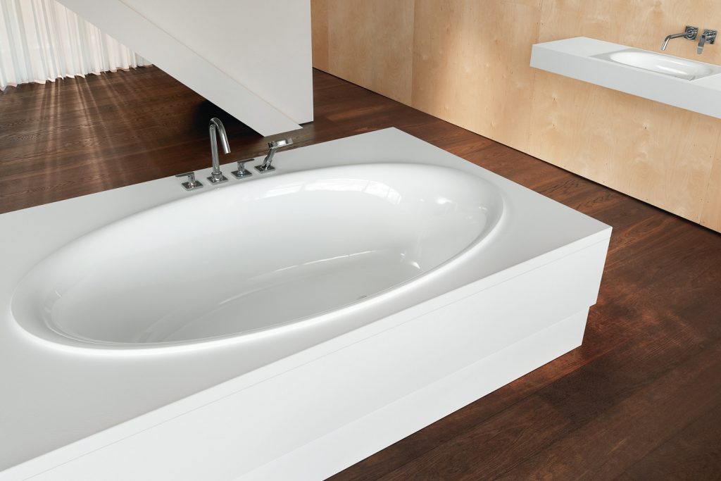 Bette Oval built in bath