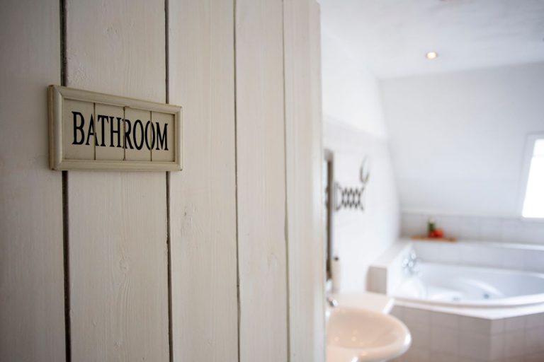 Bathroom-Review-BMA-UK-Bathroom-habits-revealed-new-data