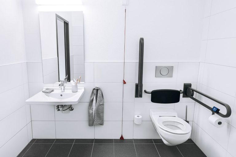 Bathroom-Review-Duravit-Lebenshilfe_Badezimmer.j