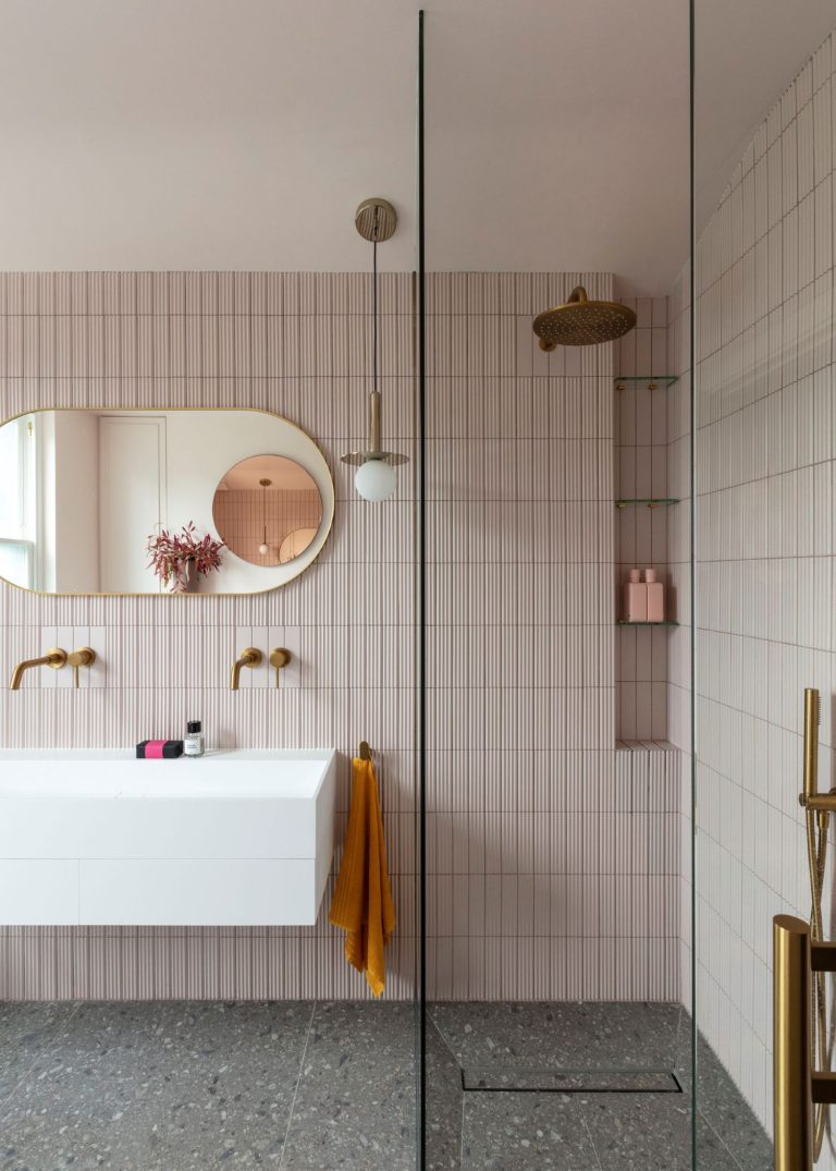 Bathroom-Review-Francesco-Pierazzi-Architects-_-Gianluca-Maver-Photograph