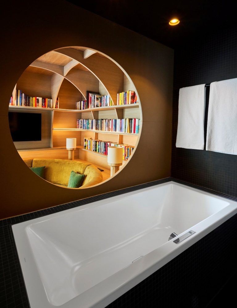 Bathroom_Review_-KALDEWEI_25hours_Hotel_Bikini-Berlin
