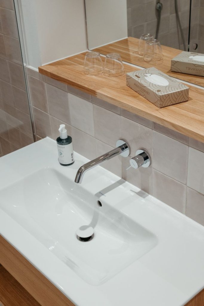 Bathroom-Review-Referenz_Color_Hotel_-©-Color-Hotel-Skagen_