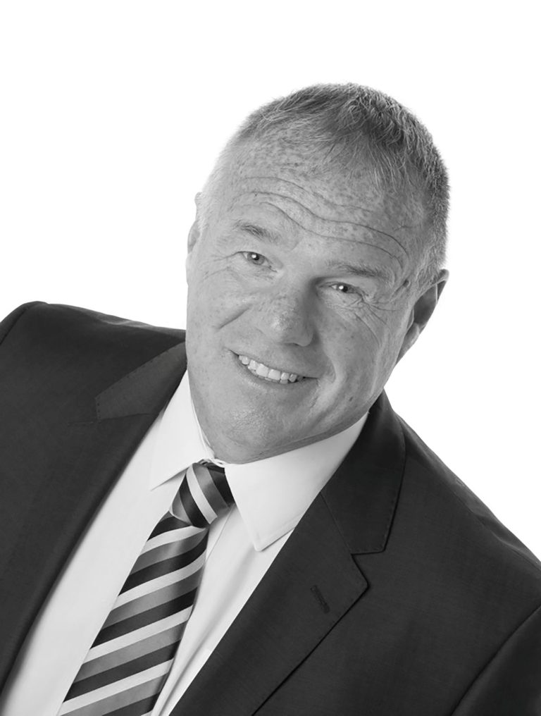 Frontline & Smiths Briten extend employment opportunities to those affected by Waterline closure Bathroom-Review-Smiths-Briten-Darren-bigger