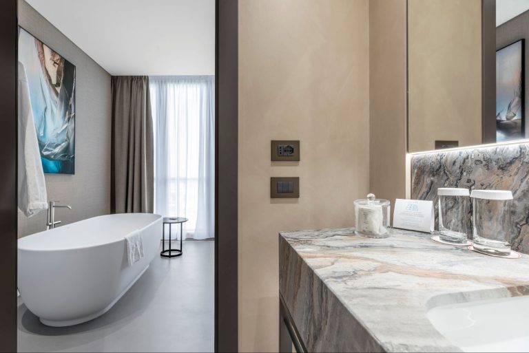 Bathroom-Review-Ritmonio-Vimar-Hotel-Duparc-Contemporary-Suites-Torino
