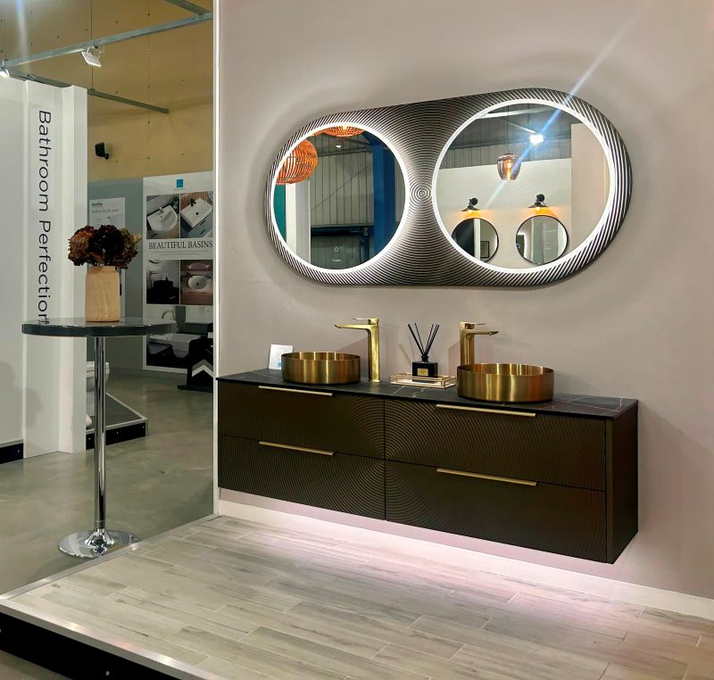 Bathroom-Review-Utopia-New-HeyU-Ripple-on-display-.