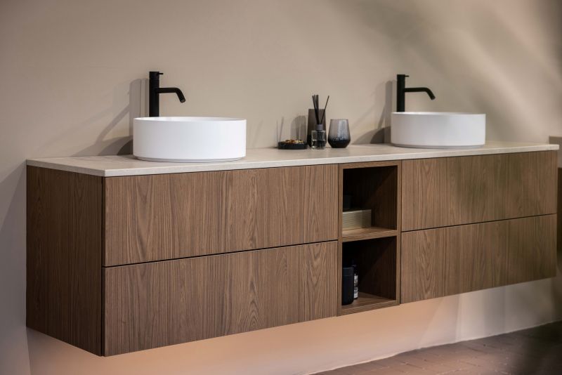 Bathroom-Review-Rotpunkt_Scandinavian-Brown-Oak